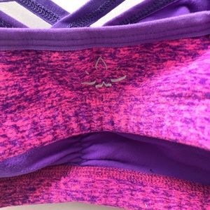 Beyond Yoga Intimates & Sleepwear - BEYOND YOGA sz S sports bra with adjustable straps Beyond Yoga Intimates & Sleepwear - BEYOND YOGA sz S sports bra with adjustable straps